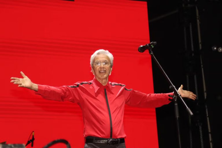 Encerramento Épico: Caetano Veloso brilha no Festival de Verão de Salvador