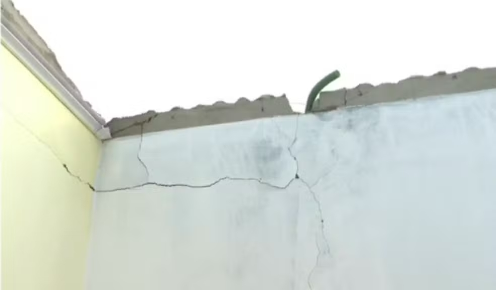 Temporal deixa desalojados, causa alagamentos e derruba árvores em Salvador e no interior da Bahia 1 Temporal