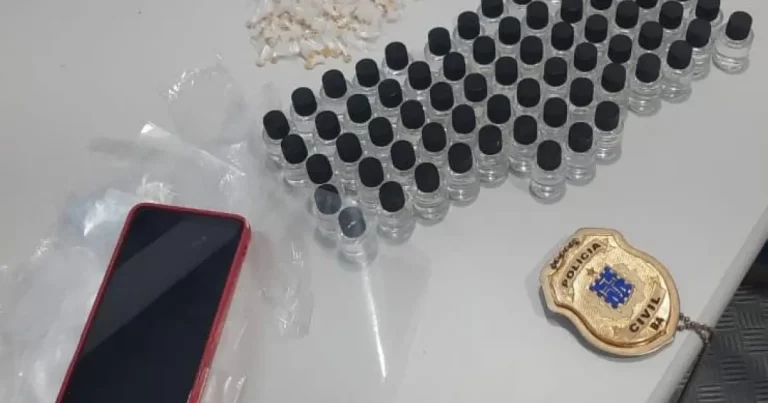 Denarc apreende drogas na Barra, Salvador, após confronto com suspeitos