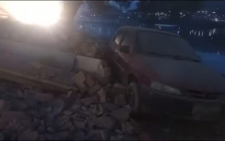 Cachoeira: Histórico Casarão desaba e atinge carros, sem relatos de feridos