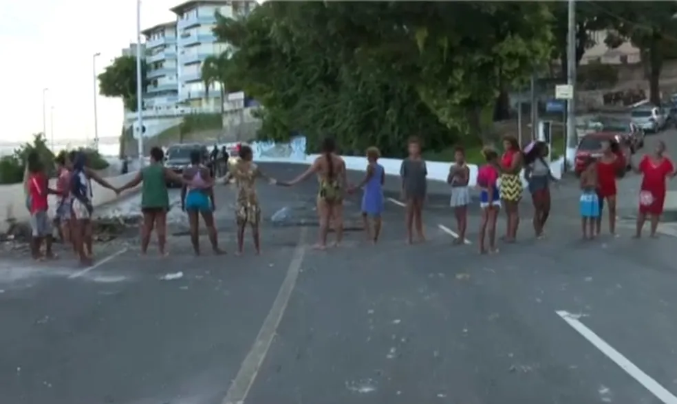 PMs são denunciados por alterar cena do crime no caso Gamboa, afirma MP-BA 1 Gamboa,PMs,MP-BA