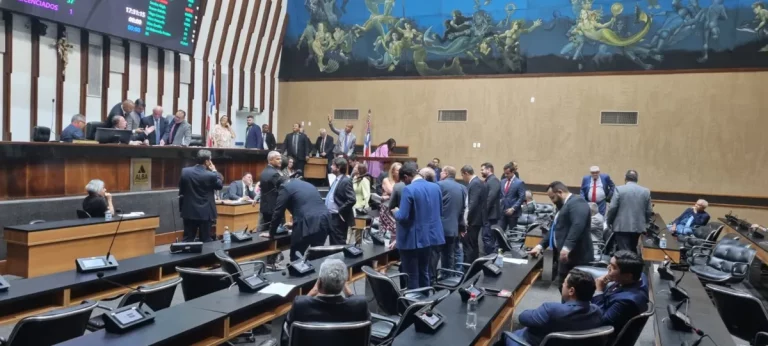 Impasse na ALBA adia votação sobre reajuste salarial dos servidores estaduais