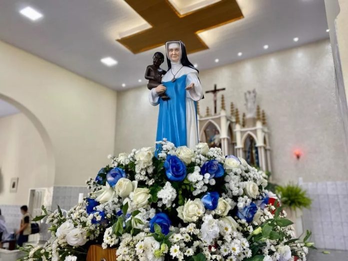 homenagem a Santa Dulce dos Pobres