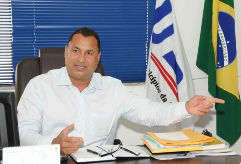 Ronaldo Carletto atrai prefeito de Santana para o Avante, deixando o PP