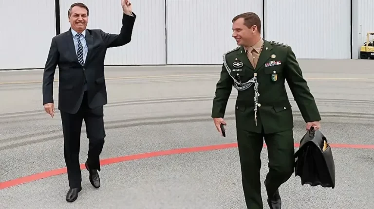 Mauro Cid relata ao STF aumento de patrimônio de Bolsonaro e generais