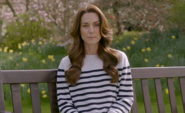 Em vídeo, Princesa Kate Middleton reaparece e revela que está com câncer