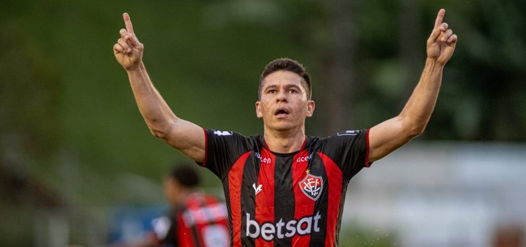 Vitória domina Barcelona de Ilhéus e garante vaga na final do Baianão após seis anos