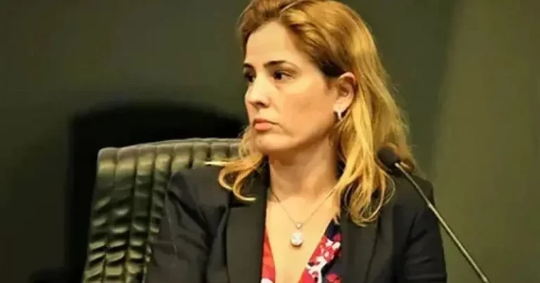 CNJ afasta juíza Gabriela Hardt e três magistrados do TRF-4 de suas funções