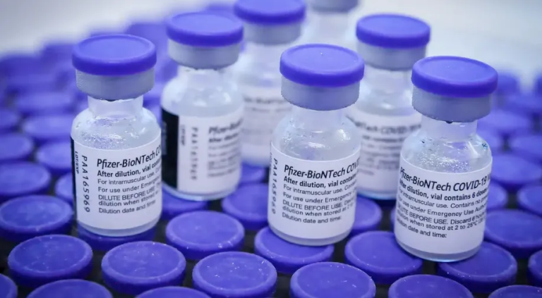 Novas vacinas contra covid-19, atualizadas para variante XBB, chegarão na próxima semana