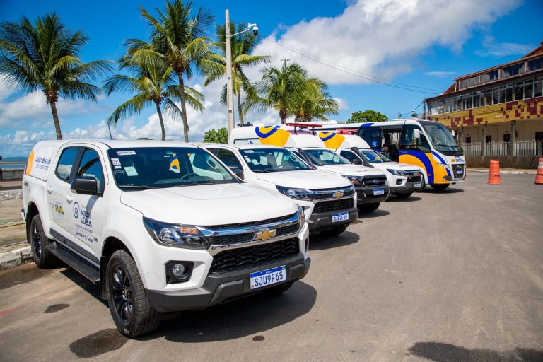 Prefeitura entrega novos veículos para reforçar serviços de saúde em Madre de Deus