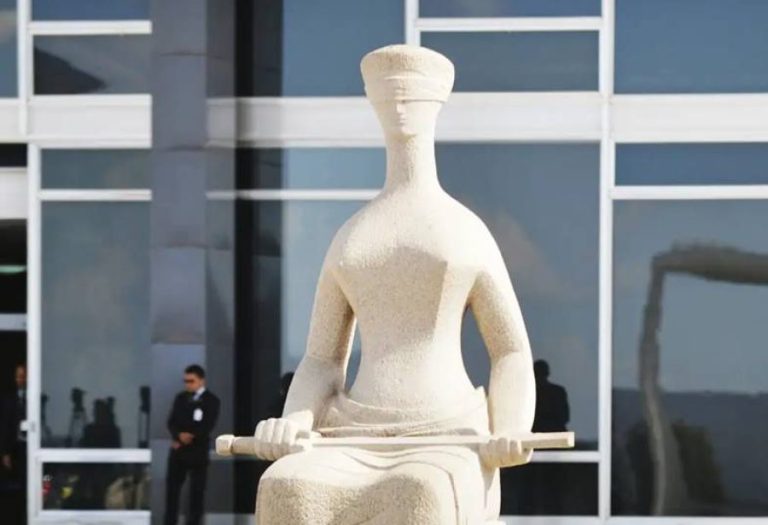 PEC do Quinquênio: salários dos magistrados é o dobro dos de advogados com doutorado