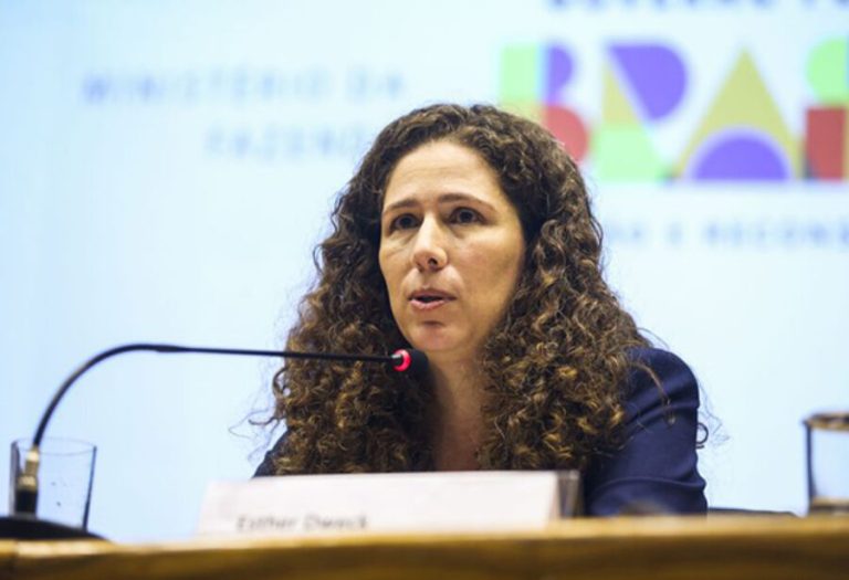 Governo Lula propõe aumento de benefícios a servidores e abre negociações