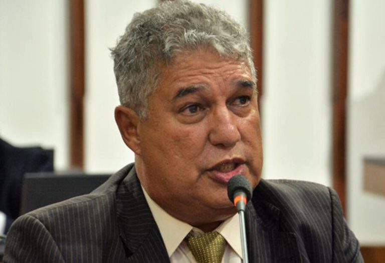 Rosemberg Pinto critica prefeito de Itapetinga por acusações de traição