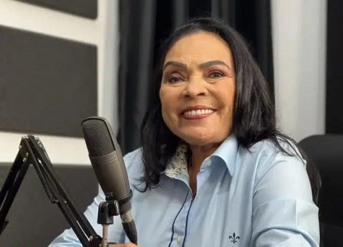 Tonha Magalhães se filia ao Avante em Candeias