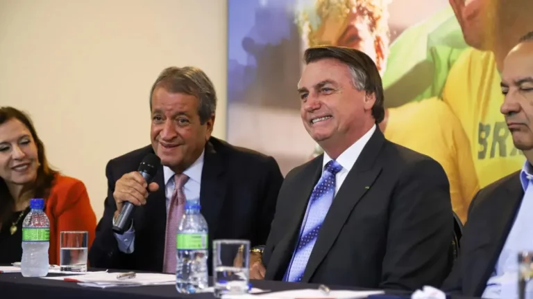 Bolsonaro definirá candidato da direita para eleições de 2026, afirma Presidente do PL
