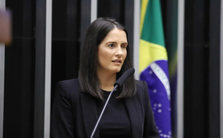 Deputada Amália Barros, vice-presidente do PL Mulher, morre aos 39 anos