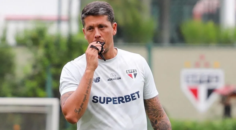 Vitória anuncia Thiago Carpini como novo técnico após saída de Léo Condé