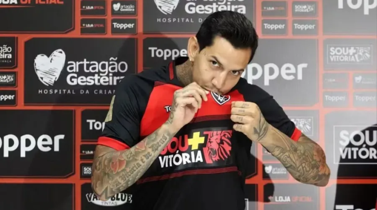 Victor Ramos expressa desejo de finalizar carreira no Vitória