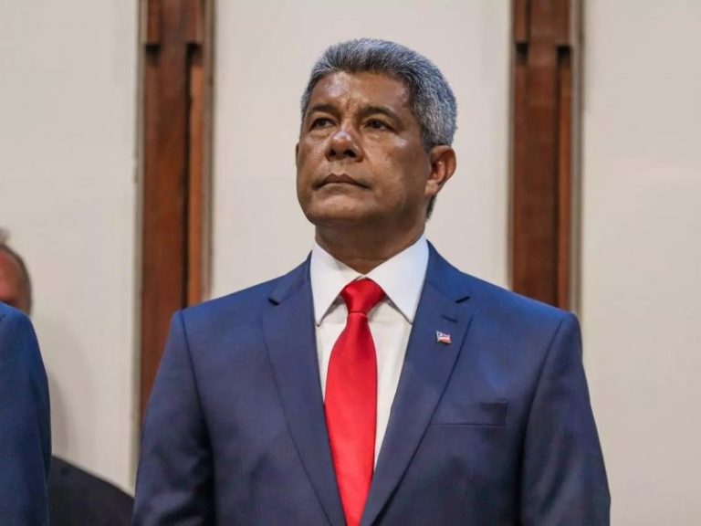 Governador Jerônimo critica gestão de Colbert e Zé Ronaldo em Feira de Santana