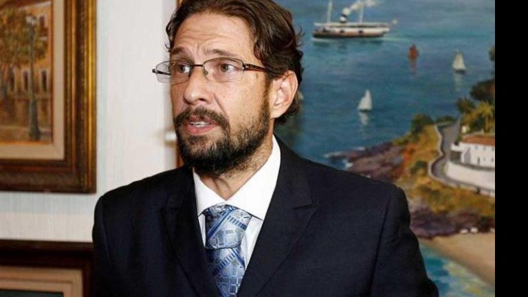 Advogado Roberto Starteri tem registro na OAB suspenso após acusações de crimes