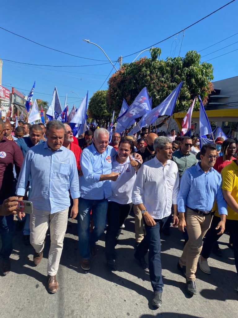 Eures Ribeiro dispara na frente das pesquisas e desenha o cenário político de Bom Jesus da Lapa