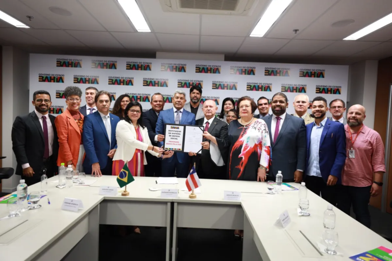 Governador Jerônimo sanciona lei do programa ‘Bahia Pela Paz’