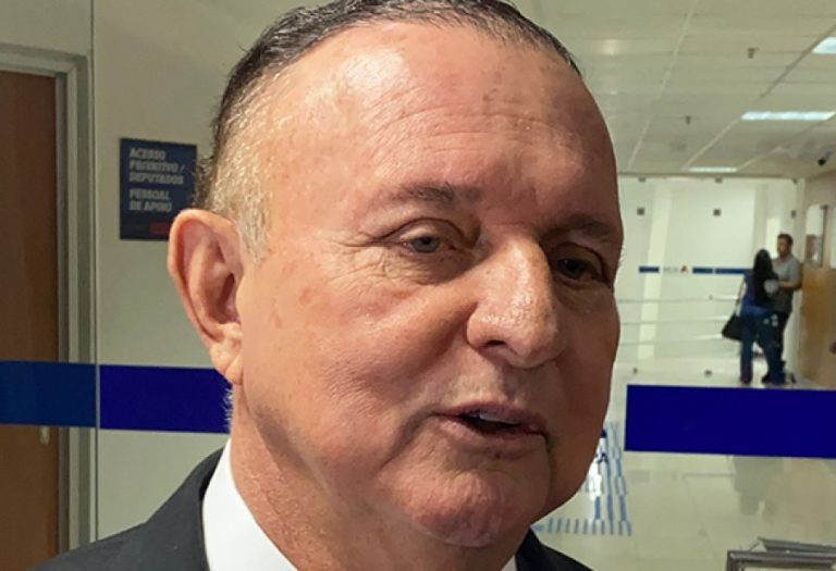 Adolfo Menezes comenta sobre a formação do G10 liderado por Angelo Coronel na AL-BA