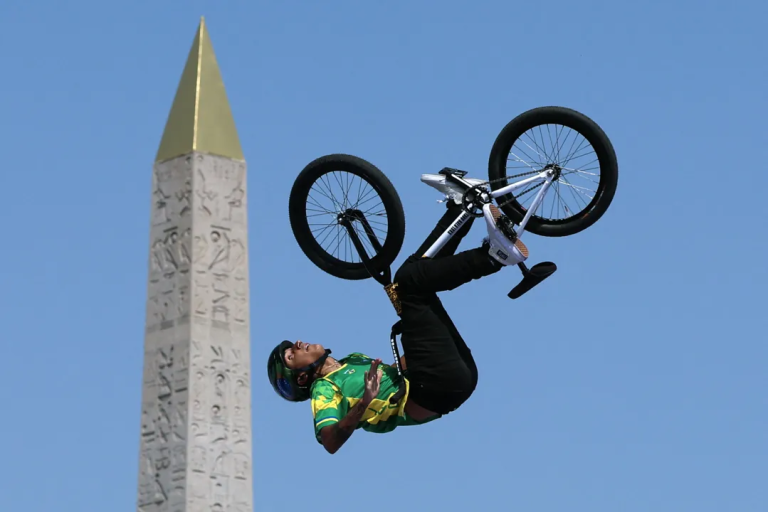 ‘Bala Loka’ conquista vaga para a final de BMX nas Olimpíadas de Paris