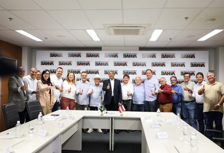 Jerônimo Rodrigues recebe prefeito de Conde para discutir investimentos