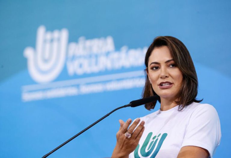 Bolsonaro e PL planejam lançar Michelle, Flávio e Eduardo ao Senado em 2026