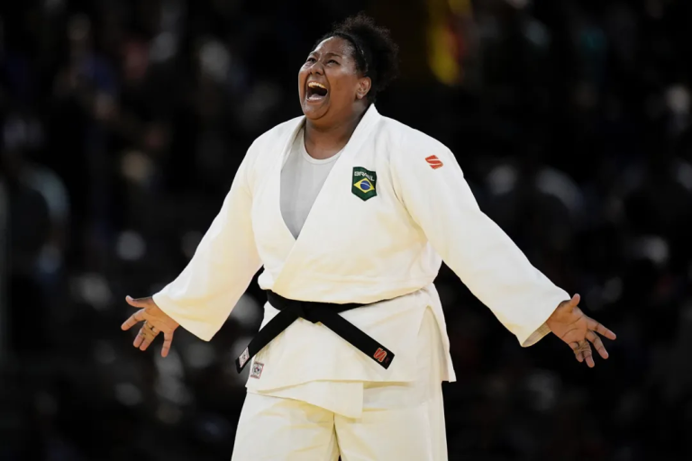 Beatriz Souza conquista ouro histórico no judô nas Olimpíadas de Paris 2024