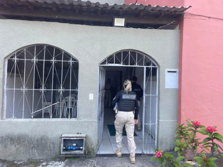 Gaeco investiga corrupção em Prefeitura de Candeias: Servidora é alvo de operação