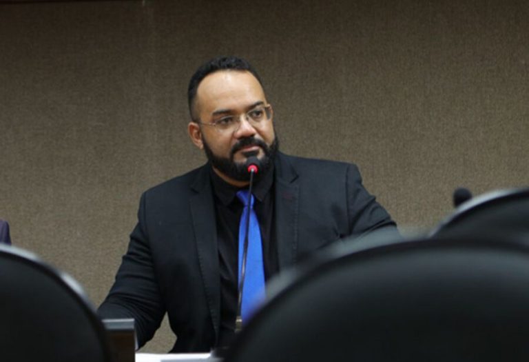 ‘Jerônimo adota o critério da perseguição para o pagamento de emendas dos deputados’, diz Leandro de Jesus