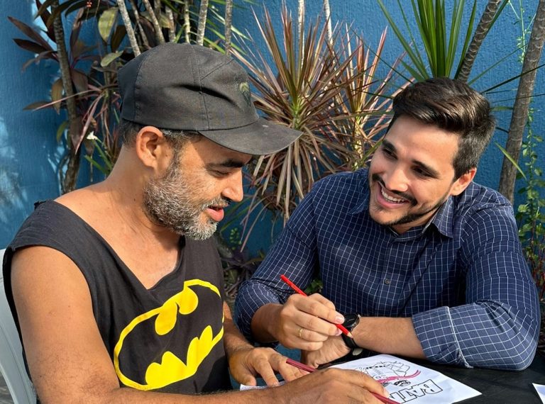 Influencer e candidato a vereador, Murilo Bastos emociona seguidores com despedida de abrigo de idosos