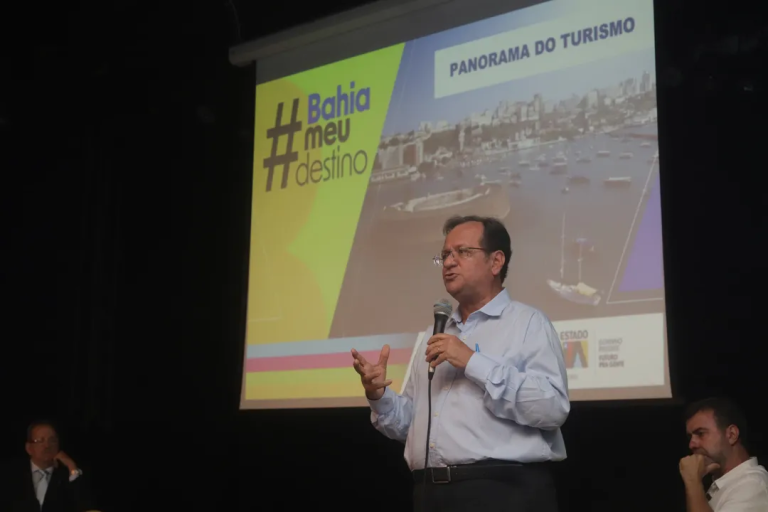Bahia celebra recorde no turismo e projeta crescimento para 2025