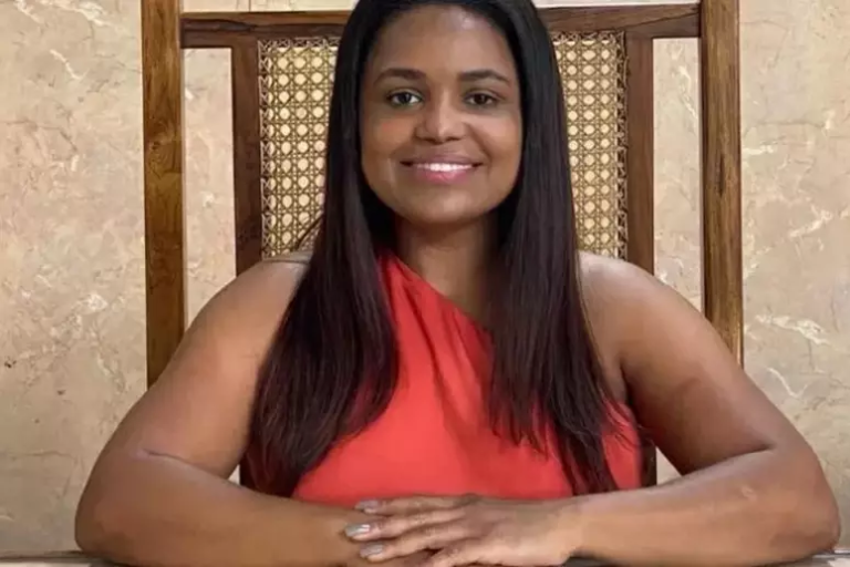 Filha de Fernandinho Beira-Mar é reeleita vereadora em Duque de Caxias com mais de 7 mil votos