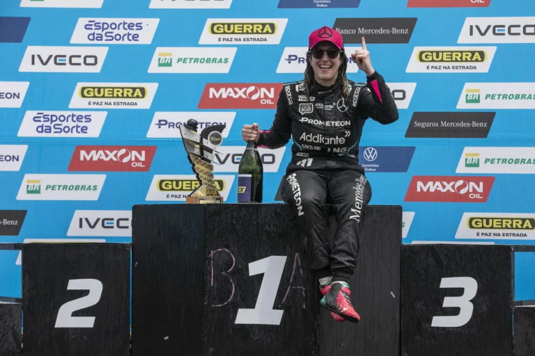 Bia Figueiredo faz história como primeira mulher campeã da Copa Truck