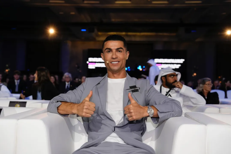 Cristiano Ronaldo critica decisão da Bola de Ouro e defende Vini Jr