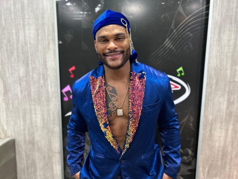 Tony Salles realiza primeiro show solo gratuito em Salvador