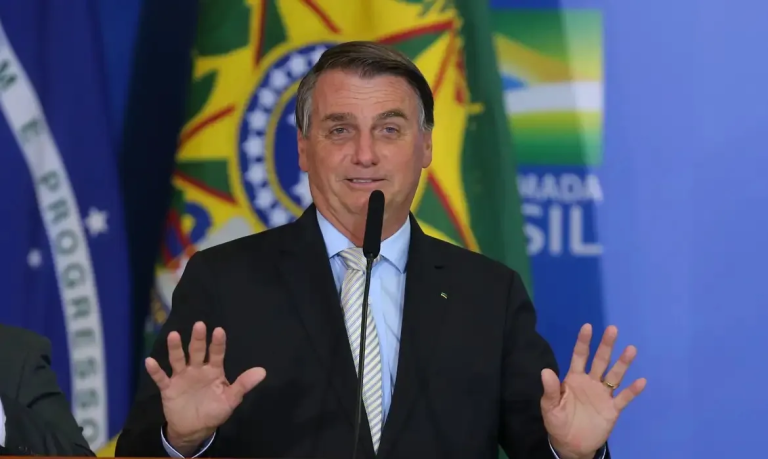 Bolsonaro desdenha de prisão após denúncia da PGR