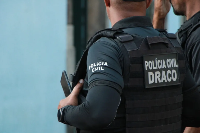 Estagiária de direito é presa suspeita de integrar grupo criminoso em Florianópolis