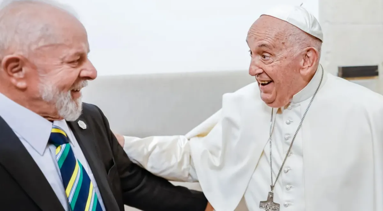 Presidente Lula marca missa no Palácio da Alvorada pela saúde do papa Francisco