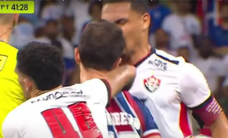 Vitória entra com representação na FBF contra arbitragem do clássico Ba-Vi