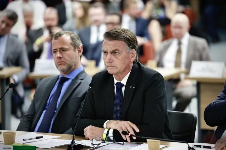Depoimento de Bolsonaro no STF confirma conversas com militares e reforça acusações