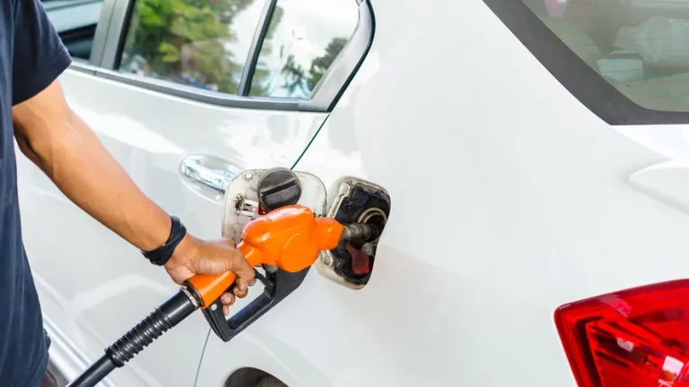 Gasolina e gás de cozinha têm queda de preço na Bahia; diesel registra alta