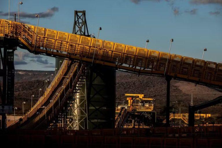 EUA querem acesso a minerais estratégicos do Brasil em meio a disputa comercial com Trump