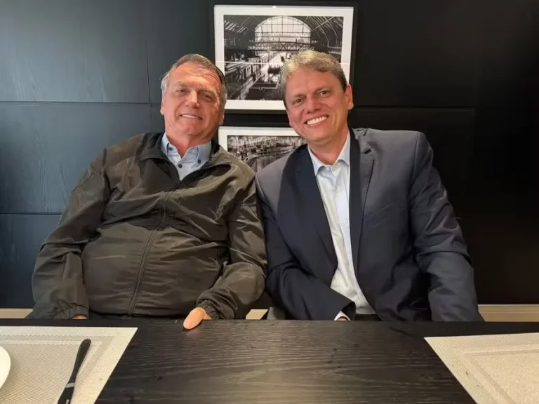 Bolsonaro apazigua crise entre Eduardo e Tarcísio e reforça apoio para 2026