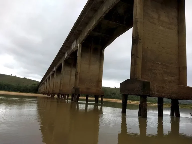 Governo autoriza obra emergencial e nova ponte sobre o Rio Jequitinhonha na BR-101; entrega em 2026