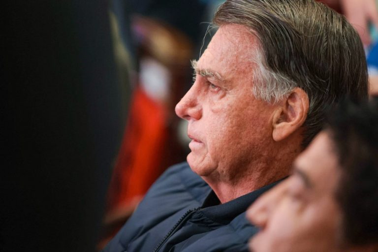 Bolsonaro pede absolvição ao STF e alega falta de provas em caso de tentativa de golpe