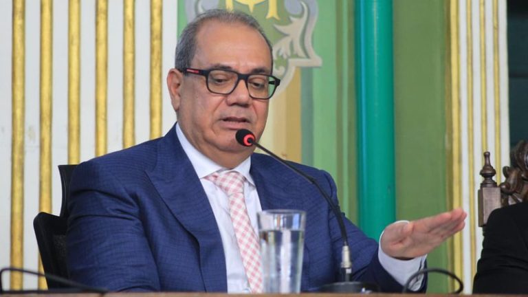 Carlos Muniz lamenta ausência de moradores da Graça em audiência sobre desapropriação de terreno